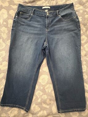 Women's Cropped Straight Jeans in Dark Blue